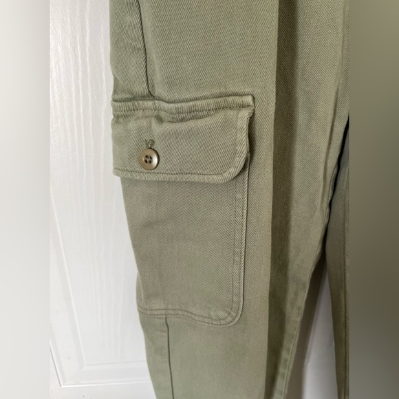 Wilfred Free High-waisted Modern Cargo Pant in Green - Picture 6 of 16